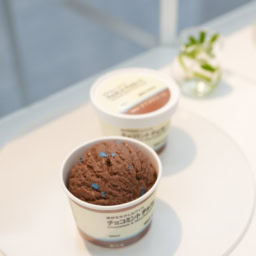 無印良品_素材を生かしたアイス_チョコミント　チョコレート