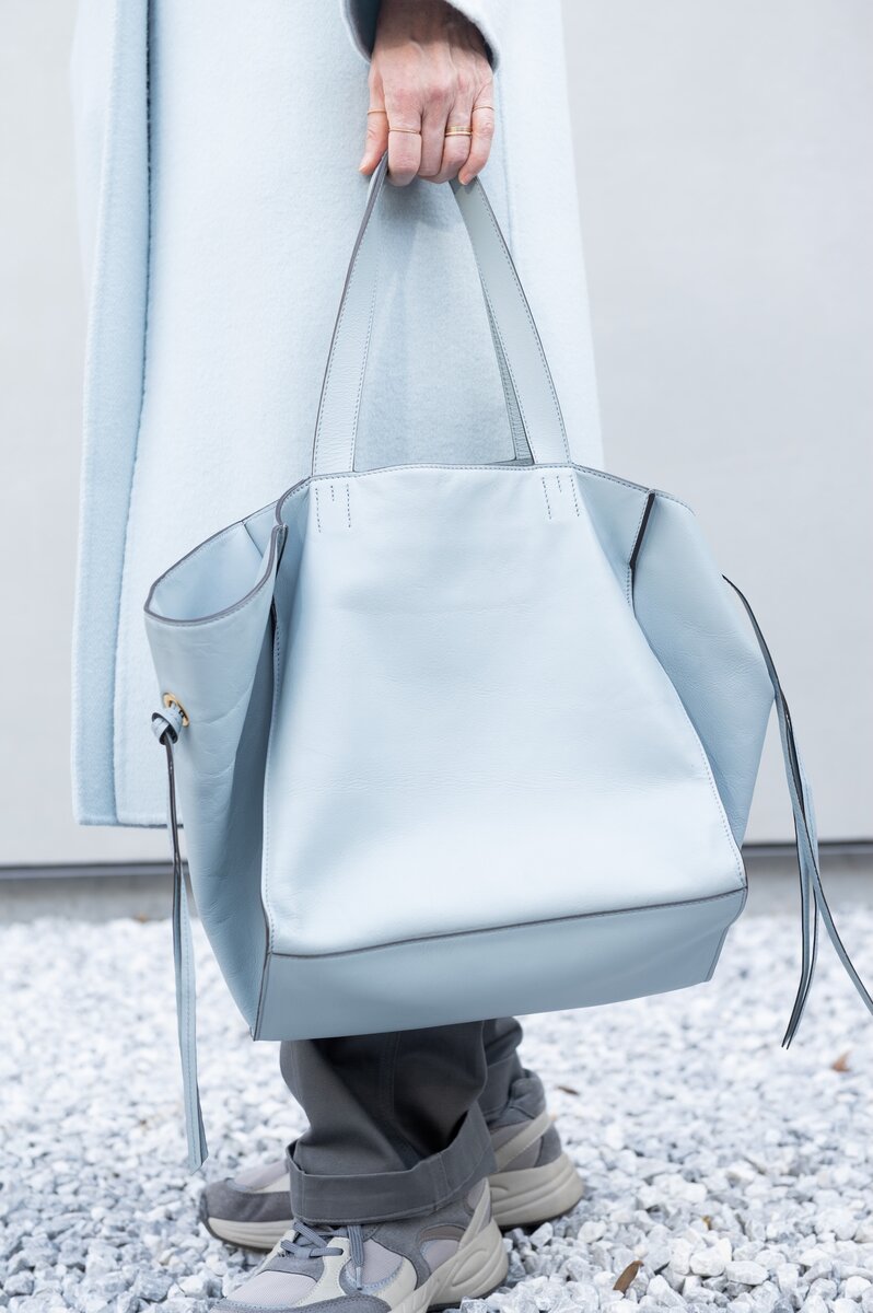 J&M DAVIDSONの淡色バッグ