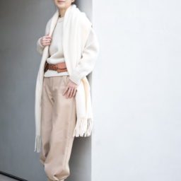 目を引く小物でニュアンスカラーコーデにメリハリを！【Day3】