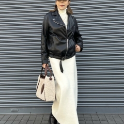 26_２月MOTOMIさんブログ_ユニクロメリノウールタートルネックセーターコーデ