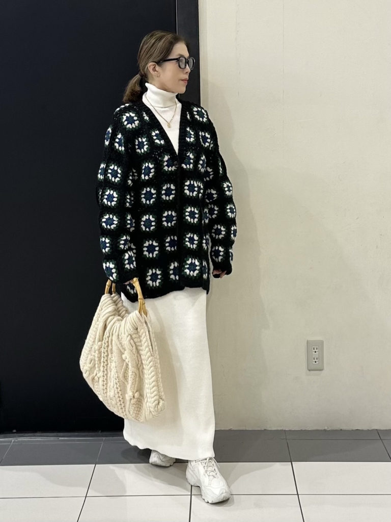 26_2月MOTOMIさんブログ_ユニクロメリノウールタートルネックセーターコーデ