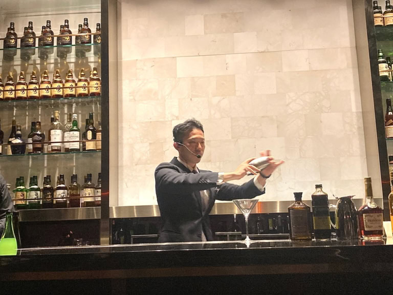 「ザ・プリンスギャラリー 東京紀尾井町」のラウンジ・バー「Sky Gallery Lounge Levita」とオーセンティック・バー「The Bar illumiid」のバーテンダー　今成豊さん