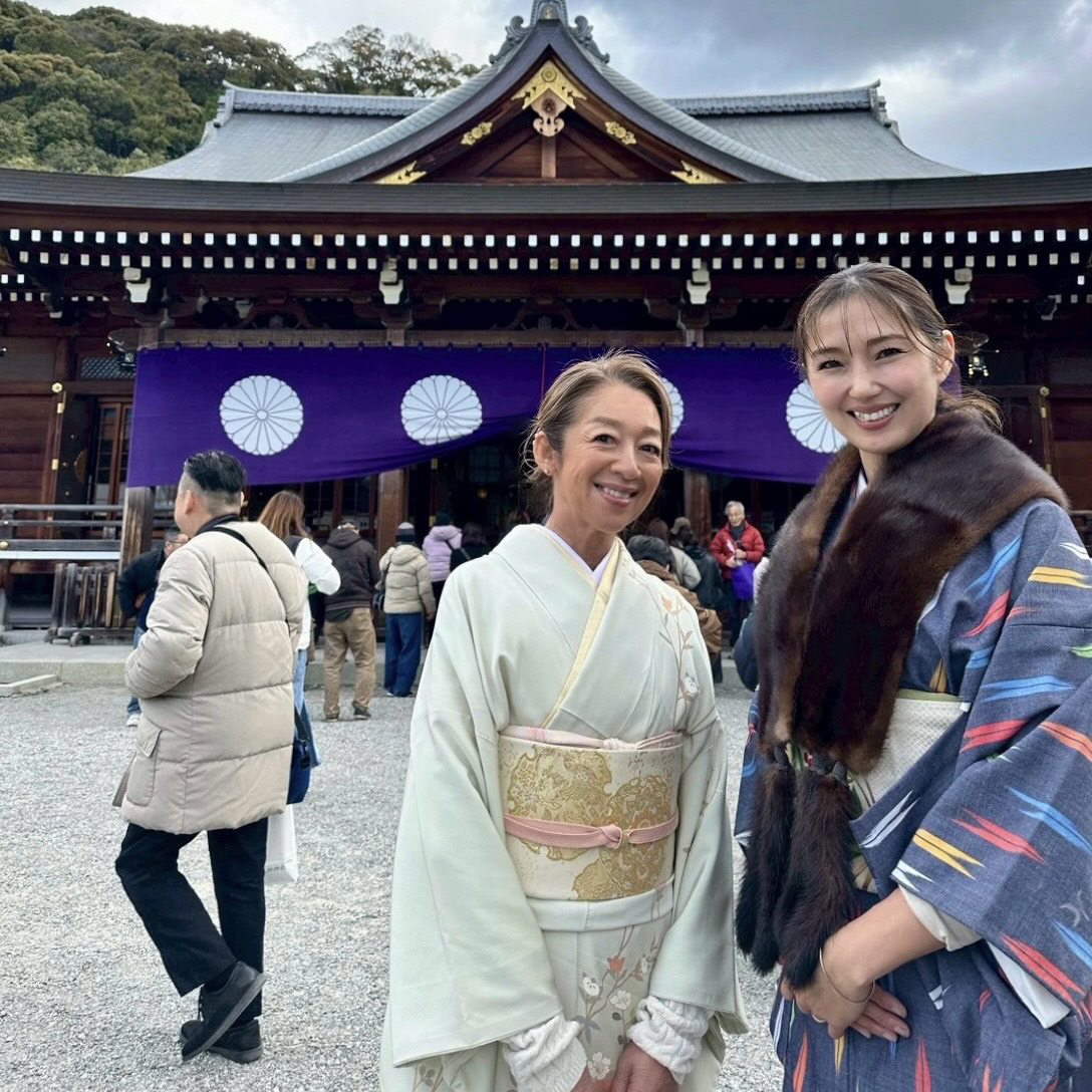 26年１月中道さんブログ＿初詣。お友達と記念撮影