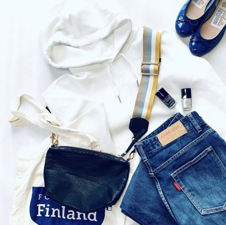 26年1月YUMIKOさんブログ_ショルダーストラップが映えるコーデ