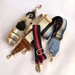 26年1月YUMIKOさんブログ_愛用のショルダーバッグストラップ