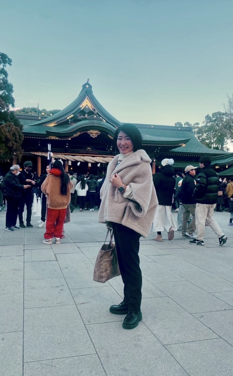 26年1月ブログ長谷川祐子さん_初詣コーデ