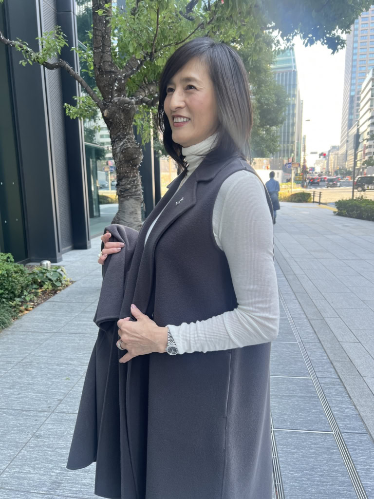 シルエットが綺麗なジレ