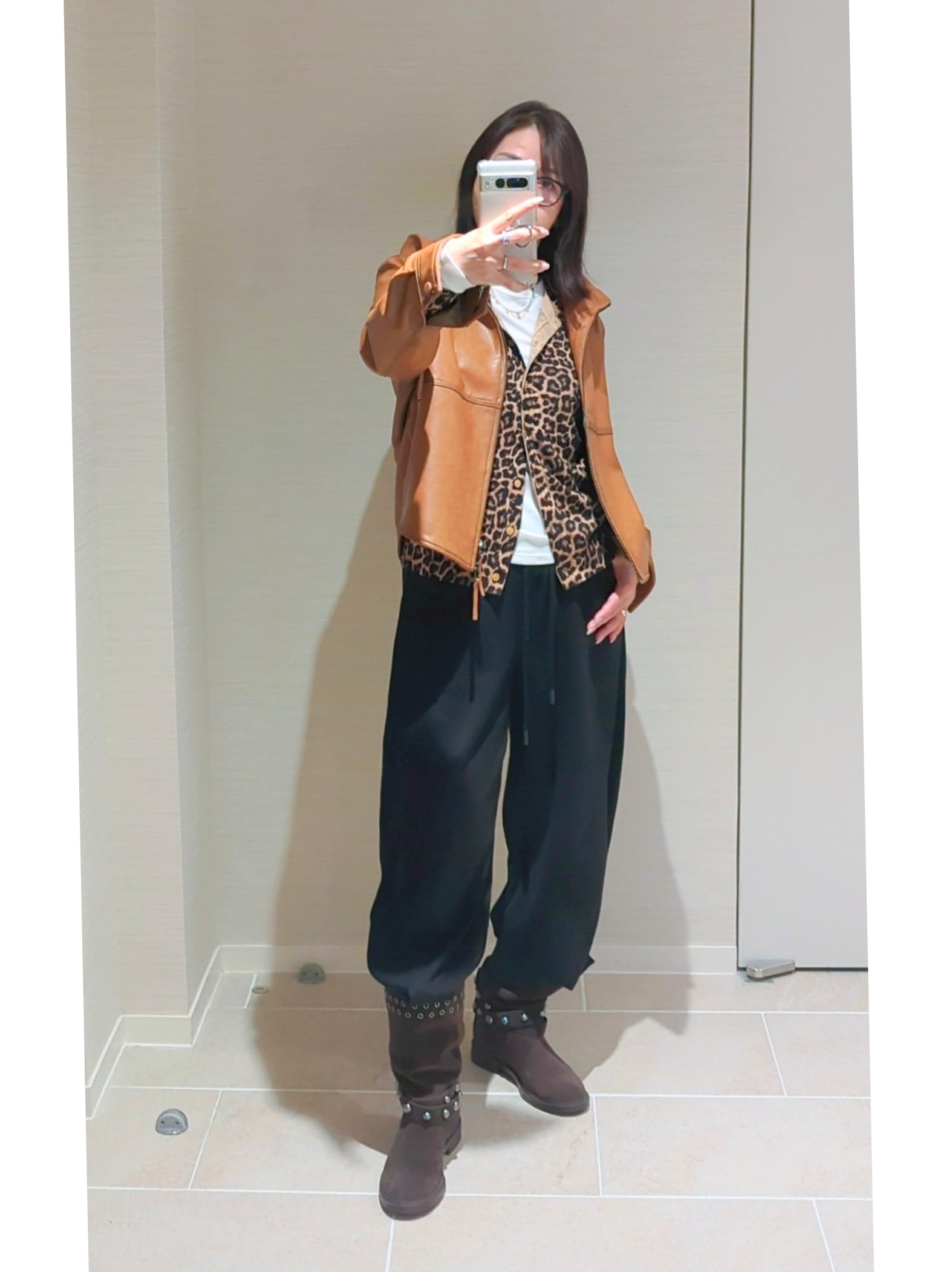 シープレザーブルゾン/oksoon(new)、レオパ柄カーデ/ZARA(new)、カットソーバレルパンツ/H&M、スエードレザーブーツ/ZARA(new)