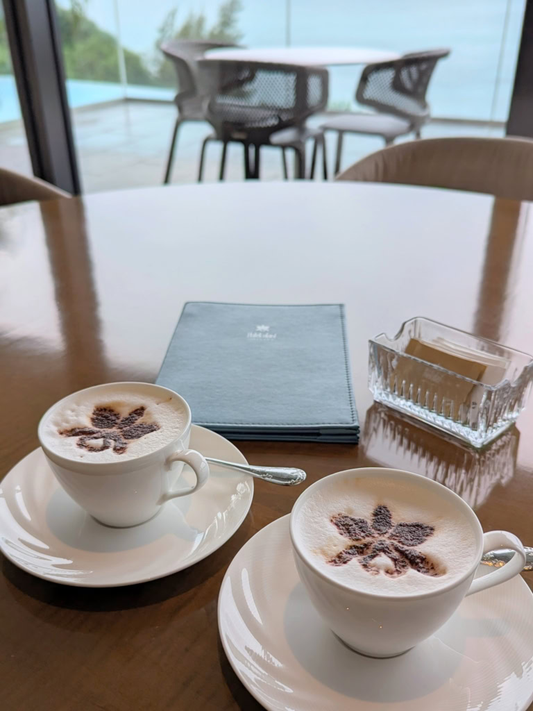 「ハレクラニ沖縄」のコーヒー