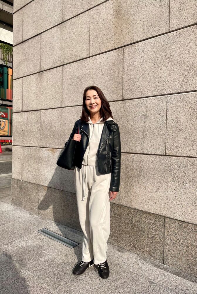 【60代お手本スナップ・大阪】大人の余裕!全身スウェットを上品に着こなすポイントとは?