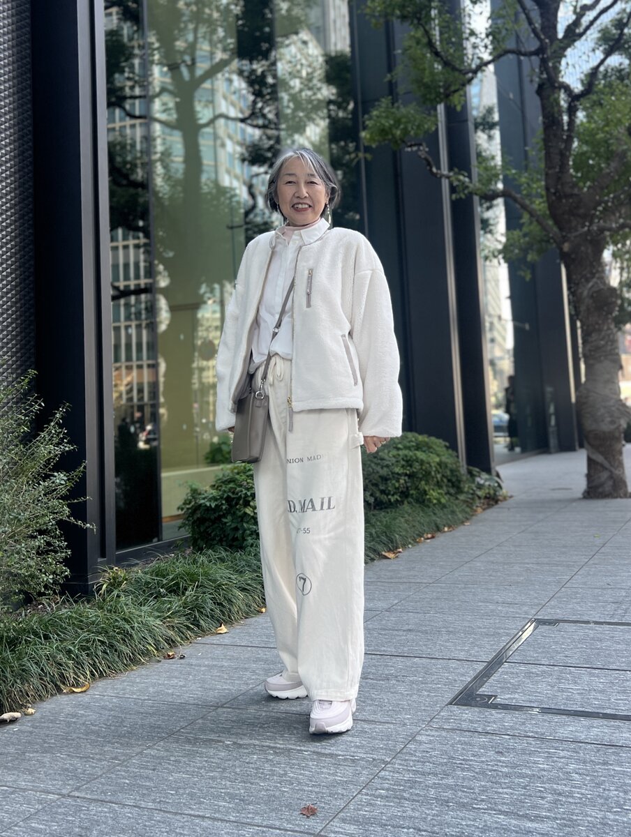 つやまあけみさん