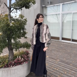 「RADIATE」のグラデーションフェイクファージャケット