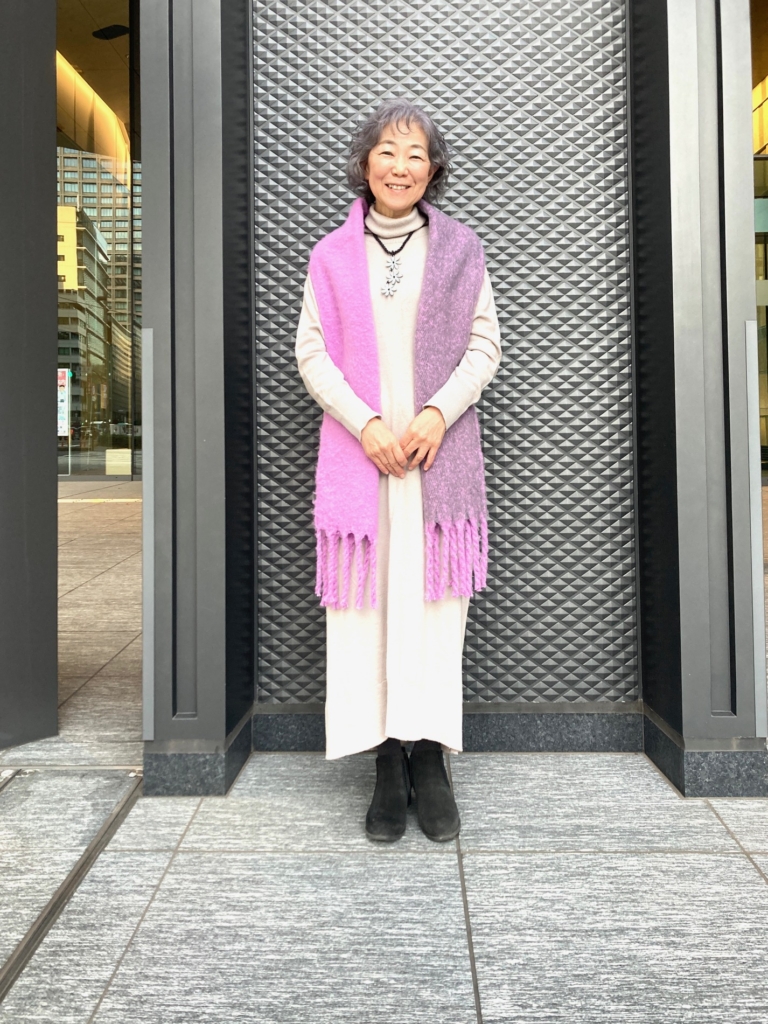 ストールでもIラインを強調してスタイルUPを!