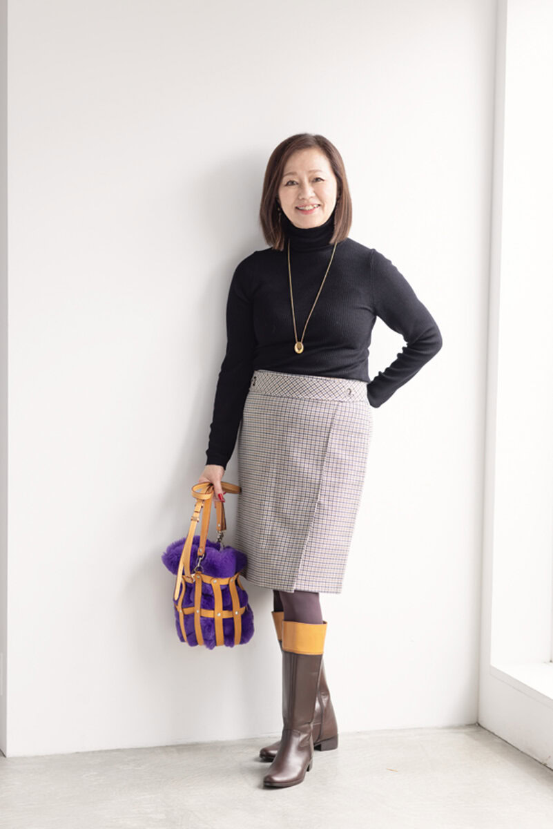 コートを脱ぐと……