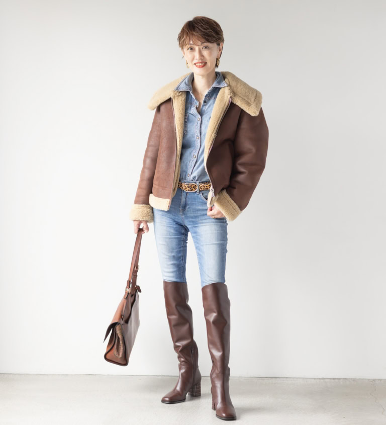 私服拝見！】トレンドのブラウンを大好きなデニムアイテムと合わせた