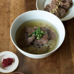 冬献立の主役には韓国の代表的なスープを