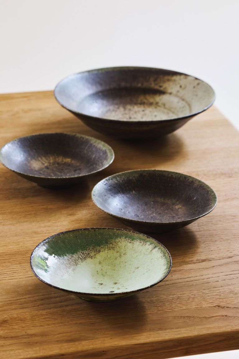 滋賀県信楽で作陶している清岡幸道(きよおかこうどう)さんの器。