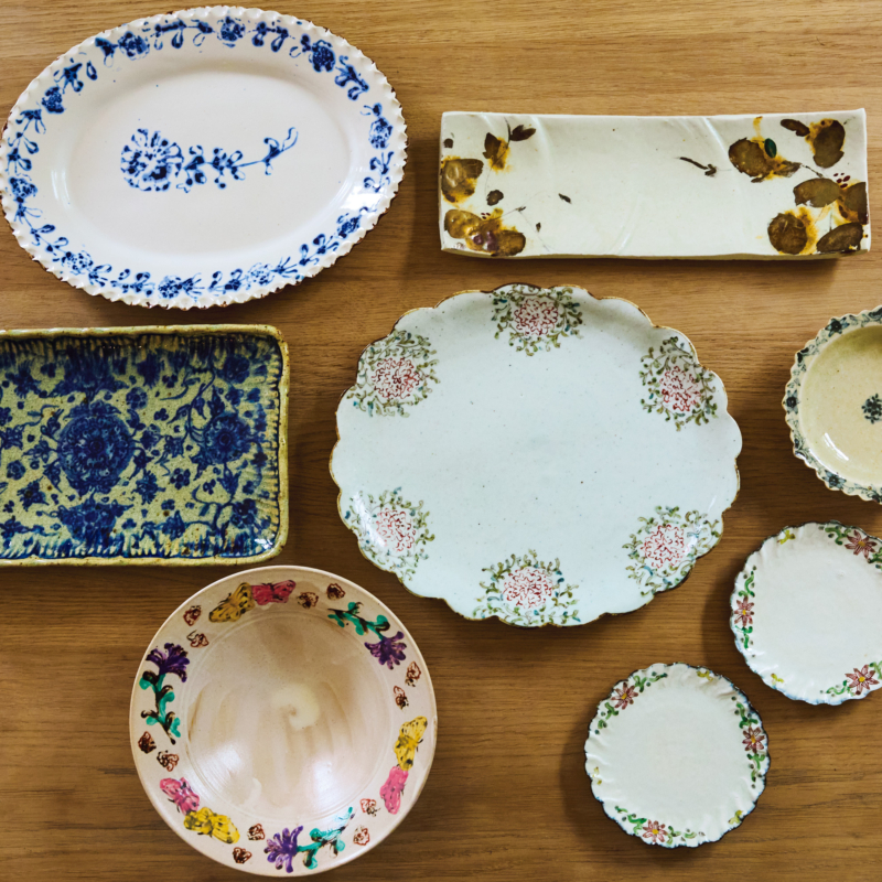 【60代ライフスタイル】芸能界屈指の器好き、リサ・ステッグマイヤーさんの食器棚から絵付け、土の器を紹介!【目利きの視線】