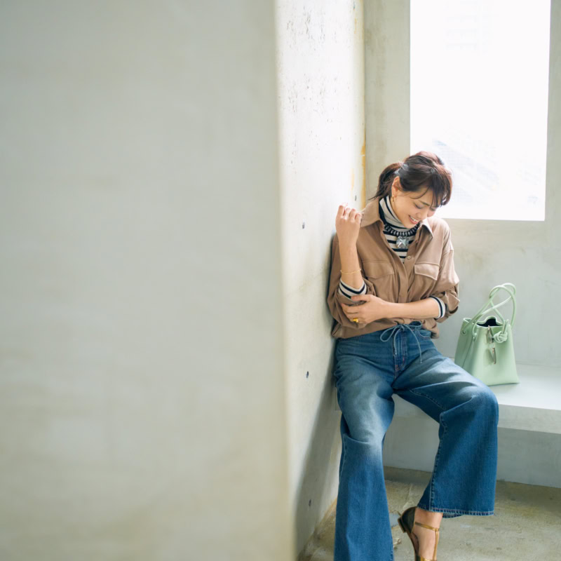 【60代デニム】大人も似合う!カジュアルになり過ぎない、コスパのいいデニムとは? 共布のリボンがポイント!【リーバイス】【ギャップ】