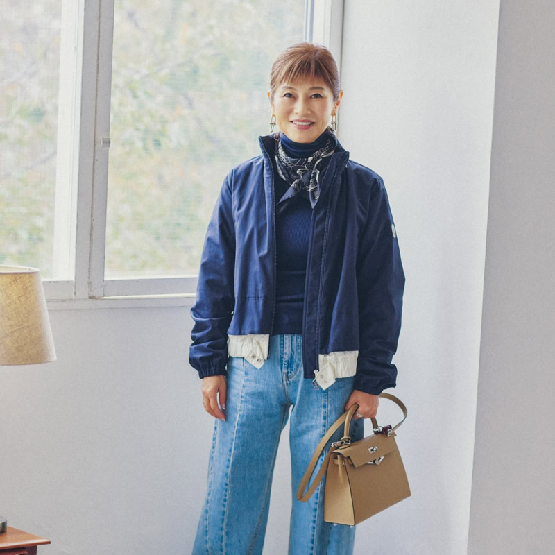 【私服拝見!】メゾン・マルジェラのワイドデニムを使ったコーデがおしゃれ!森本美香さんの冬の私服【50代・60代ファッション】