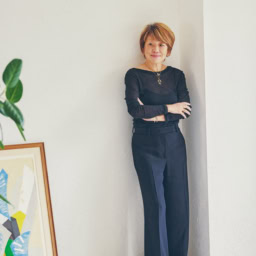 アウターを脱ぐと……