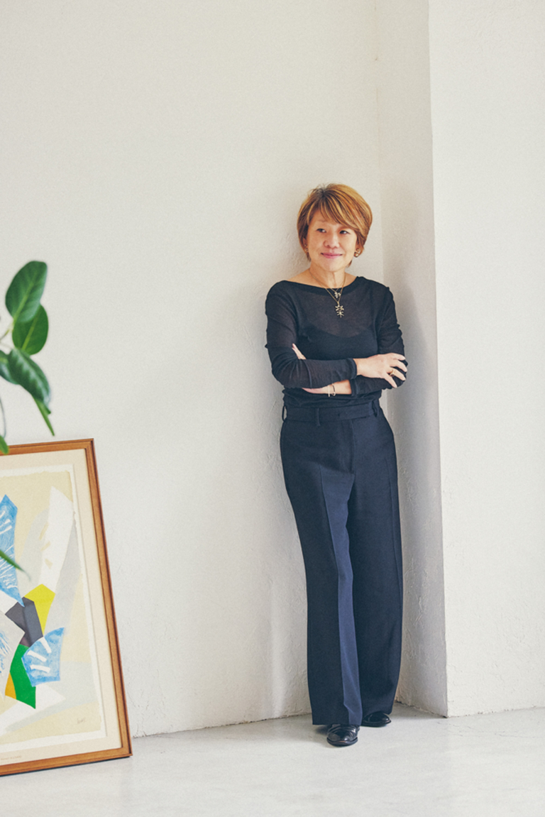 アウターを脱ぐと……