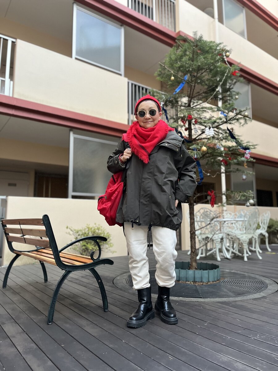 加藤理恵さんの赤コーデ