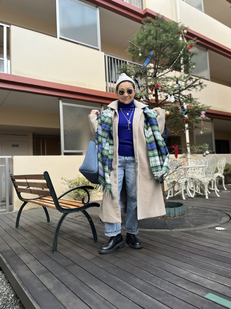 加藤理恵さんの青コーデ