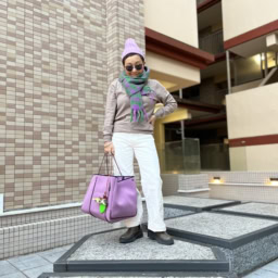 加藤理恵さんの紫コーデ