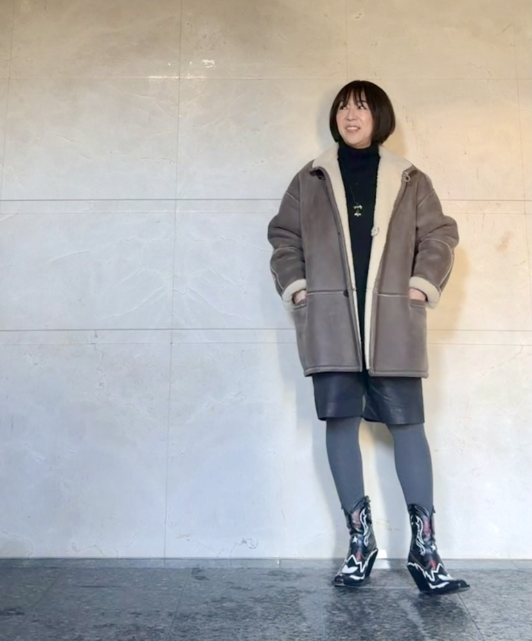 2026_2月上林さんブログ_ムートンコート合わせのショートパンツコーデ