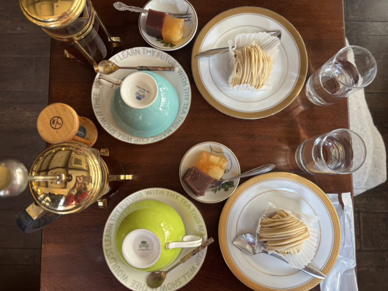 「炭火煎珈琲 利休」でカフェタイム