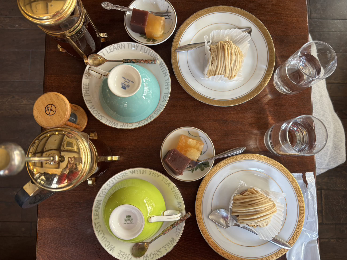 「炭火煎珈琲 利休」でカフェタイム