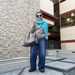 加藤理恵さんの青コーデ