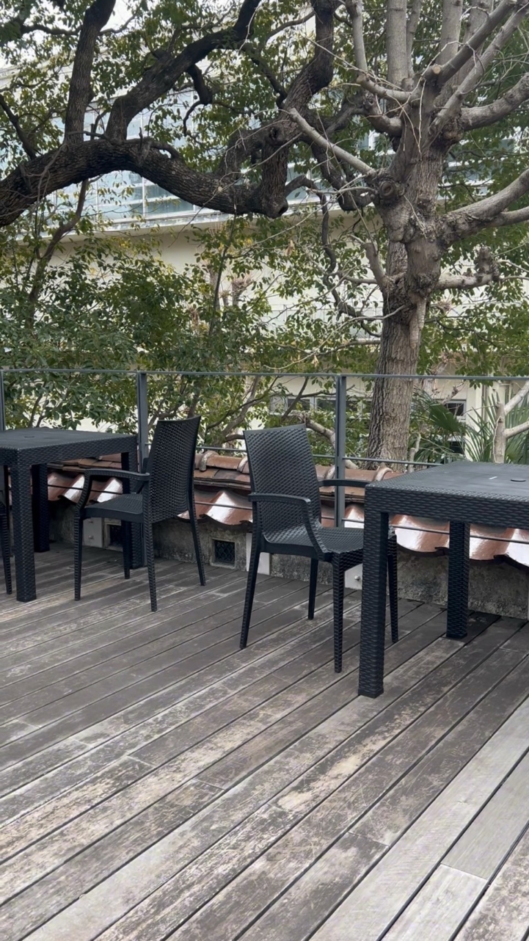 「九段 kudan house」の屋上