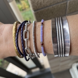 加藤理恵さんの紫コーデ