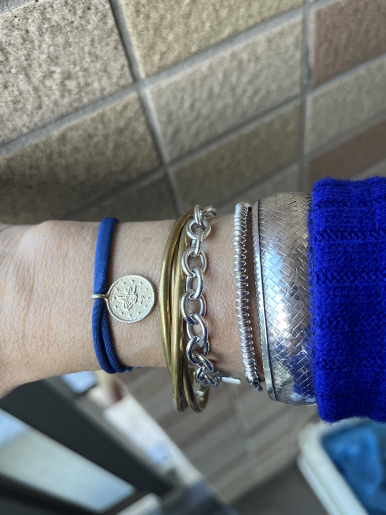 加藤理恵さんの青コーデ