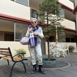 加藤理恵さんの紫コーデ