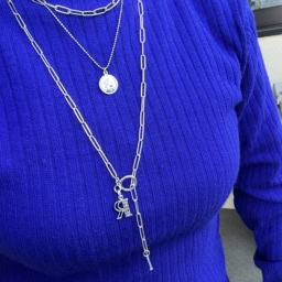 加藤理恵さんの青コーデ