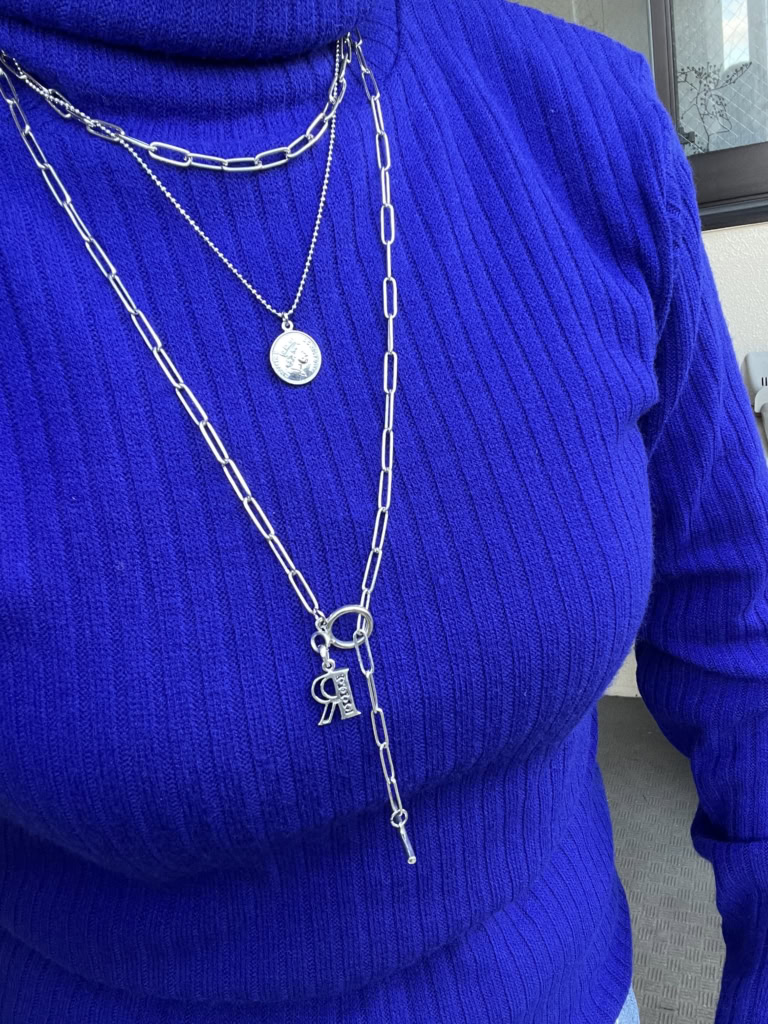 加藤理恵さんの青コーデ