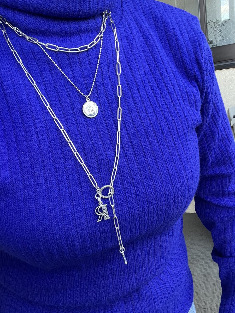 加藤理恵さんの青コーデ