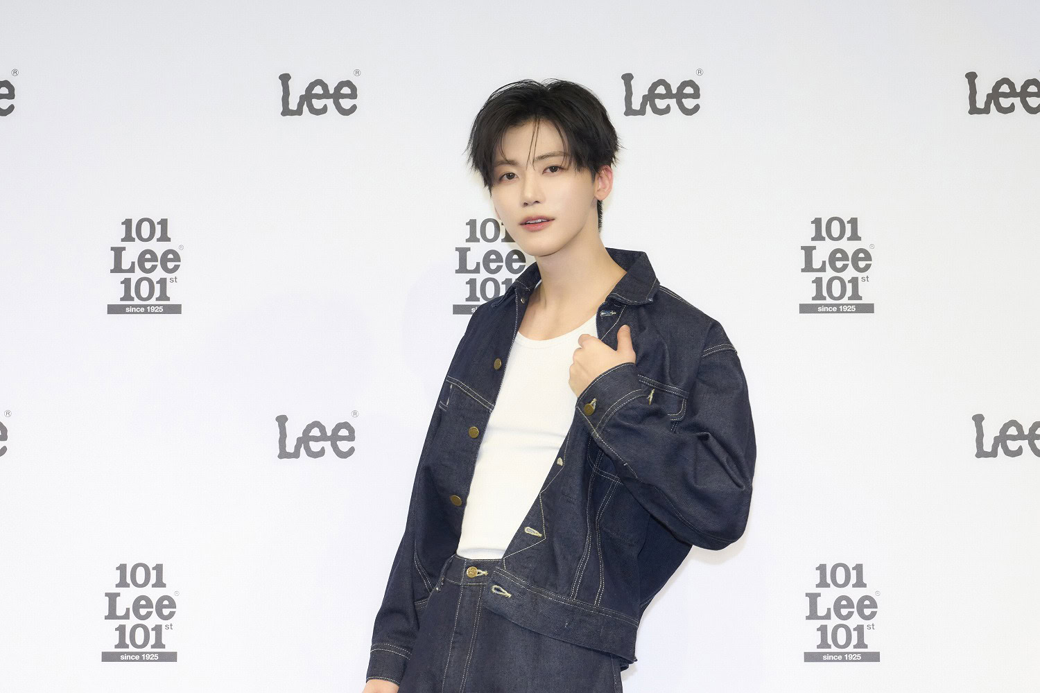 着こなしポイントも披露したJAEMIN