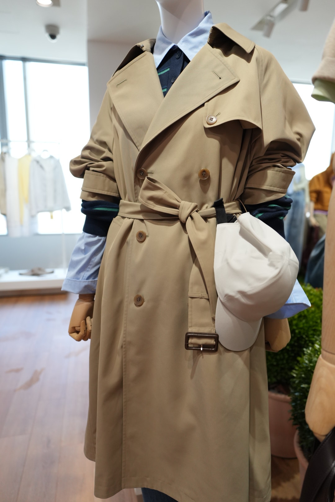 26ssユニクロ展示会_トレンチコート