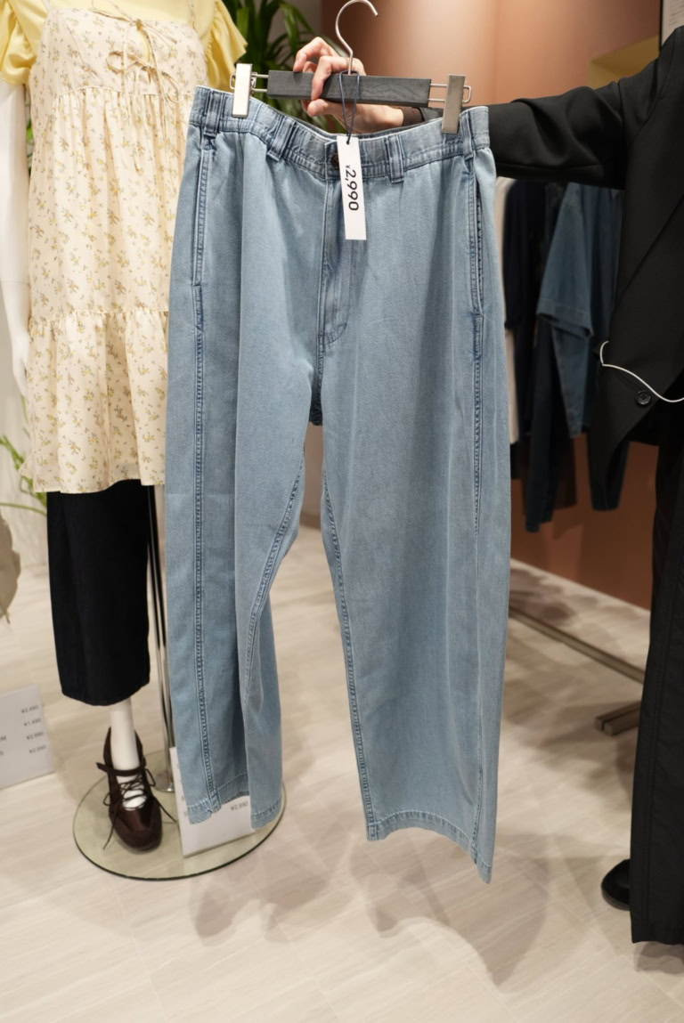 GU26春夏展示会_ライトデニムバレルアンクルパンツ
