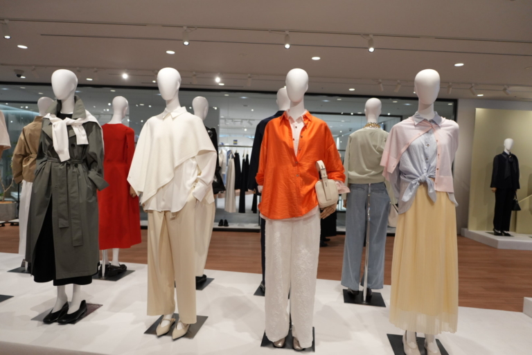 プラステ26春夏展示会_鮮やかカラーやシアーアイテムコーデ