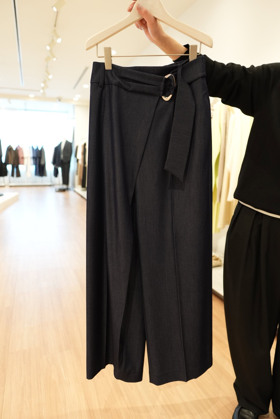 プラステ26春夏展示会_美シルエットボトムス