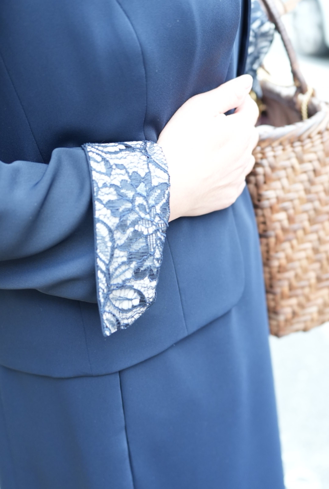 セタイチロウのセットアップ。袖口のレースが繊細で素敵