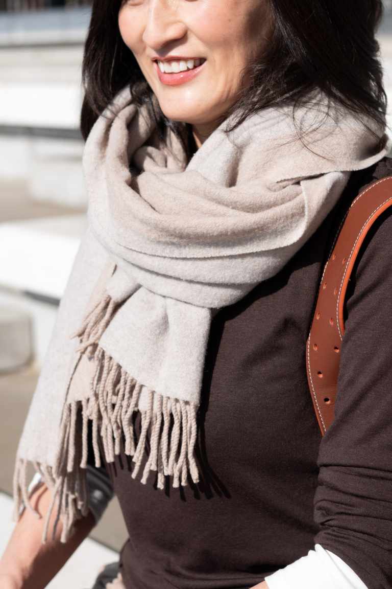 50代6日間コーデ_カジュアル編「DAY6」_ストール