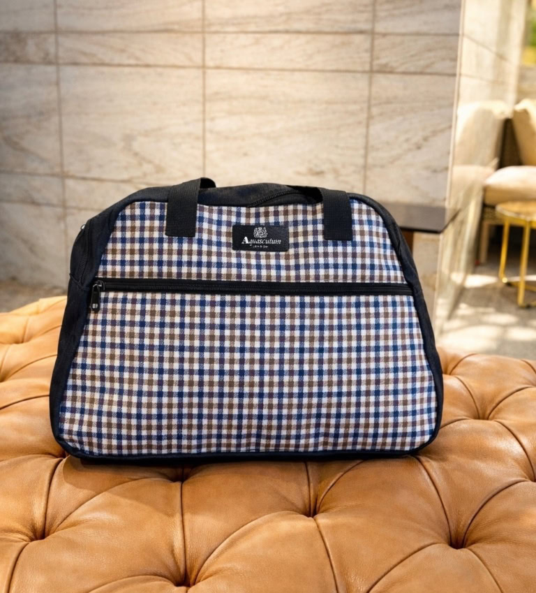 【愛用法 その①】 かがやき隊 大西千賀子さんは…… 移動と荷物が多い日、大容量のボストンバッグですっきりと