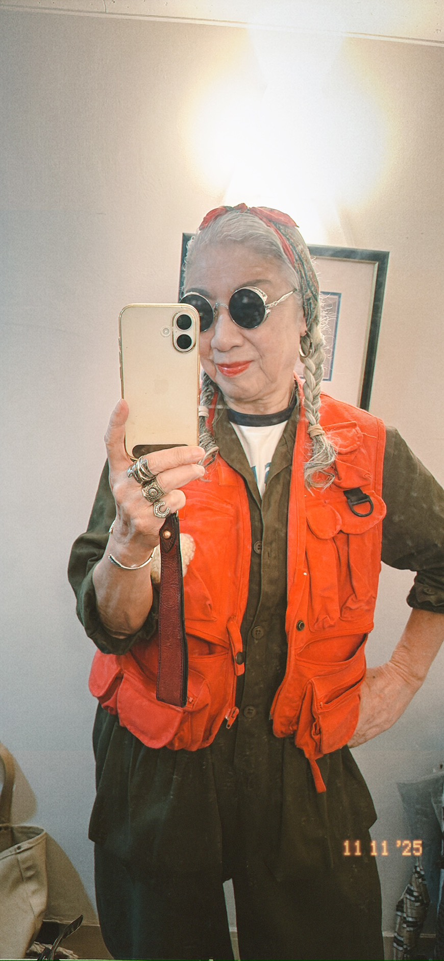 島崎真代さんの春の差し色コーデ