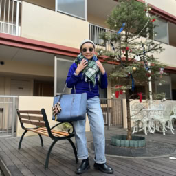 加藤理恵さんの青コーデ